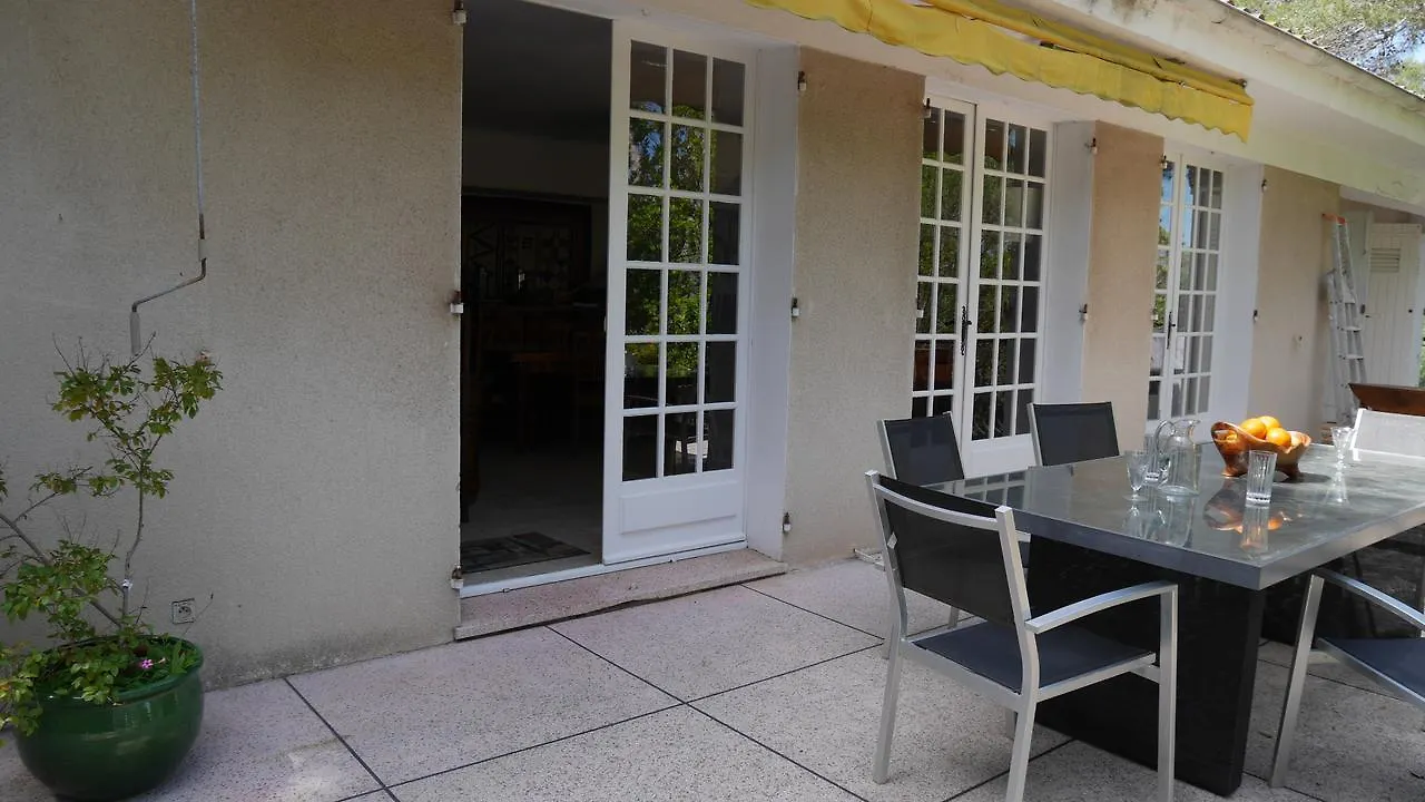 La Maison Blanche Bed & Breakfast Saint Aygulf