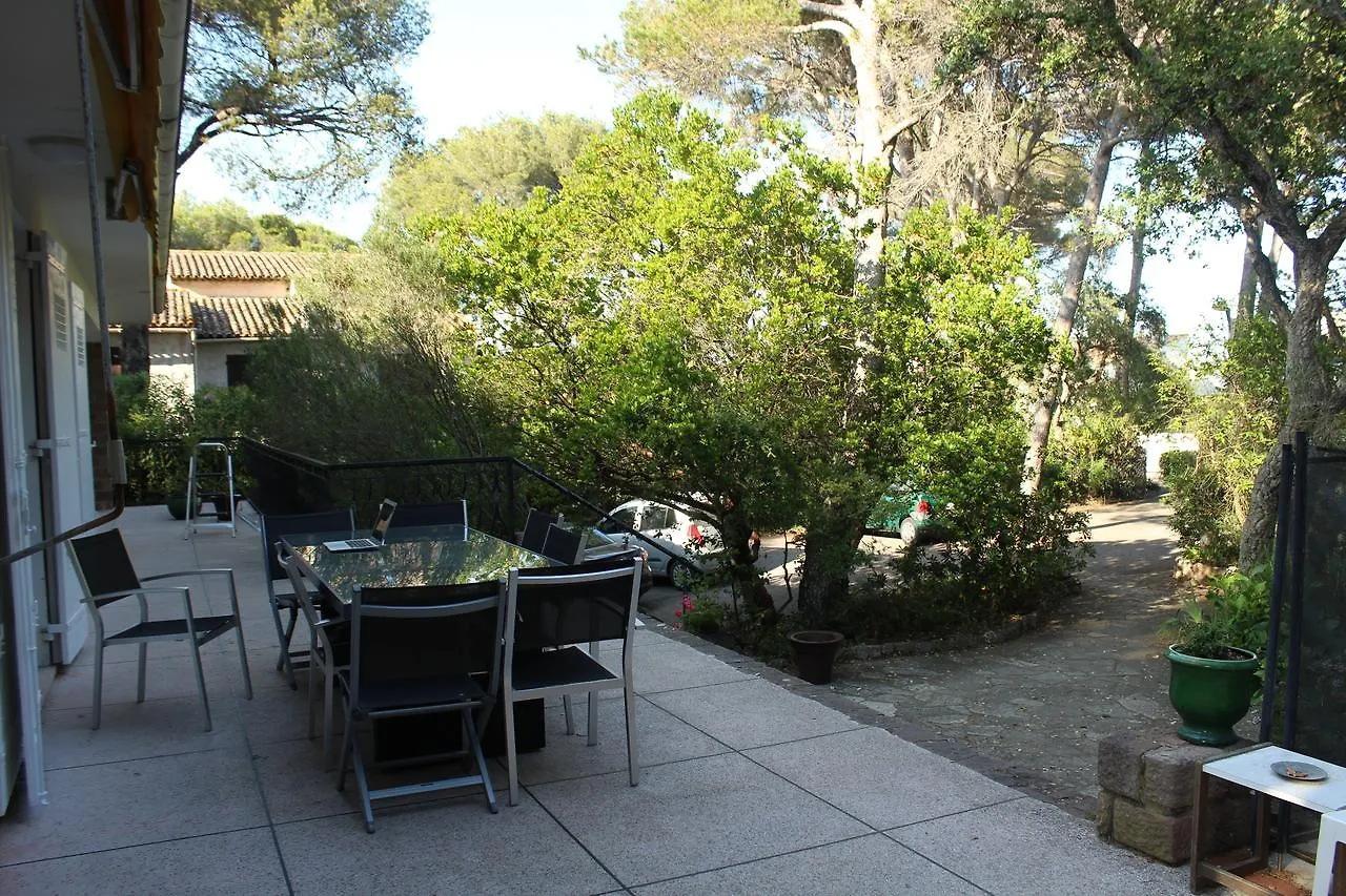 La Maison Blanche Bed & Breakfast Saint Aygulf
