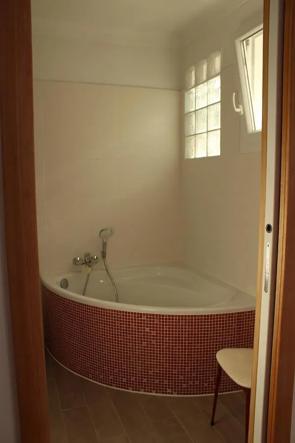 La Maison Blanche Bed & Breakfast Saint Aygulf