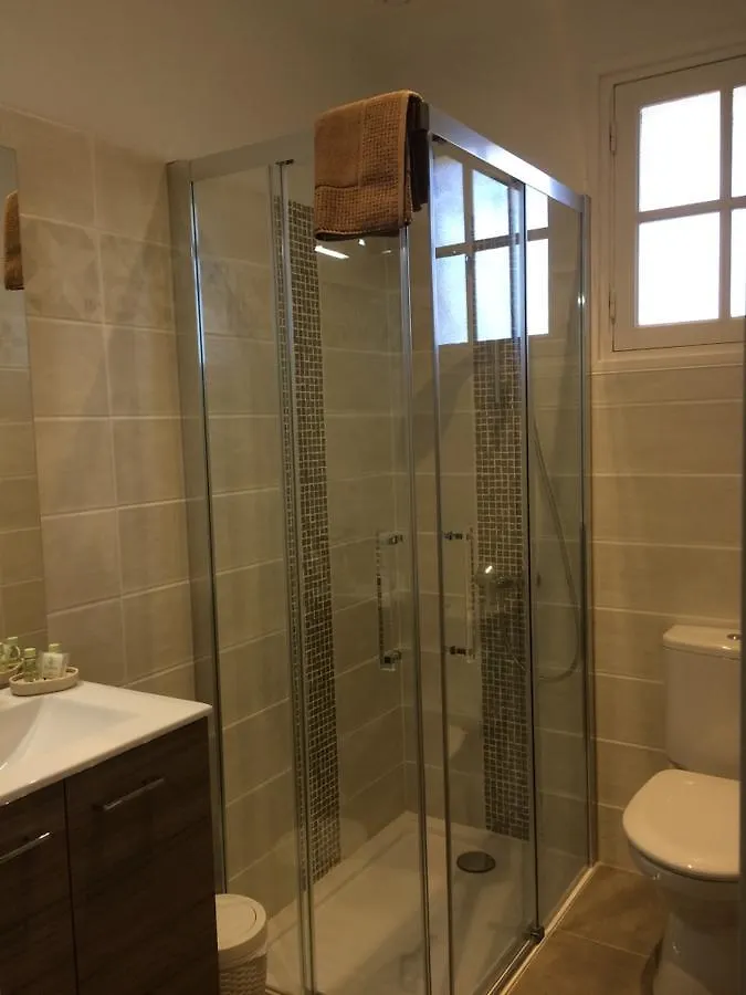La Maison Blanche Bed & Breakfast Saint Aygulf 0*,